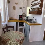 Venduri House 3* Peran Triovasalos