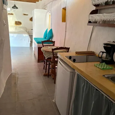 Venduri House بيت ضيافة Peran Triovasalos