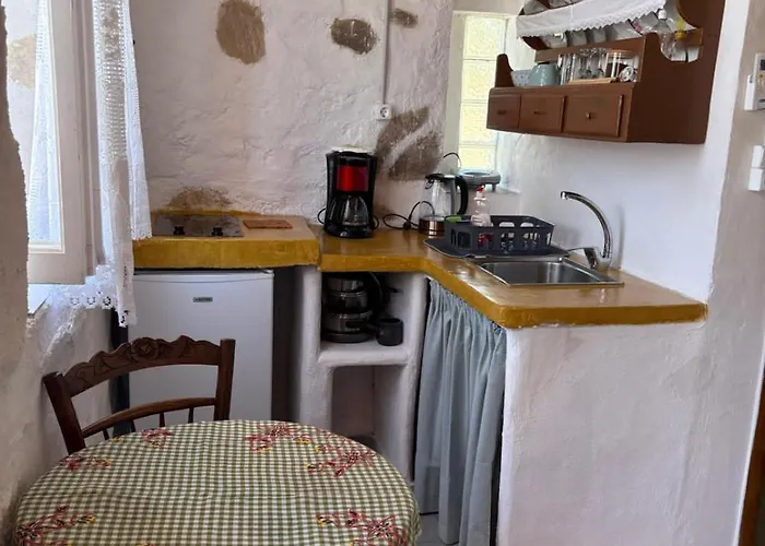 Venduri House 3* Peran Triovasalos